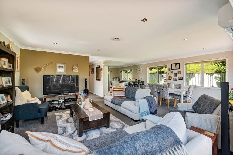 Photo of property in 15a Heta Road, Highlands Park, New Plymouth, 4312