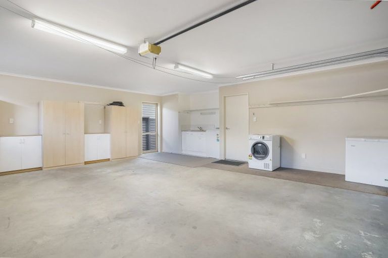 Photo of property in 96 Park Street, Winton, 9720