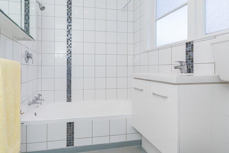 Photo of property in 2a Koromiko Avenue, Roslyn, Palmerston North, 4414