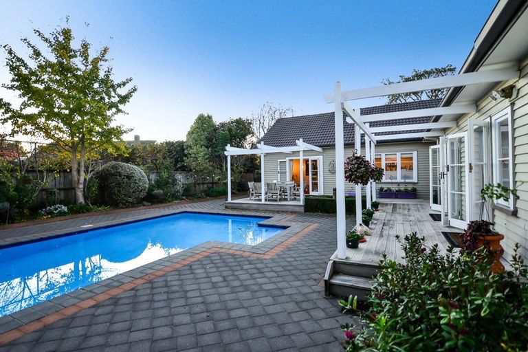 Photo of property in 11 Casey Avenue, Fairfield, Hamilton, 3214