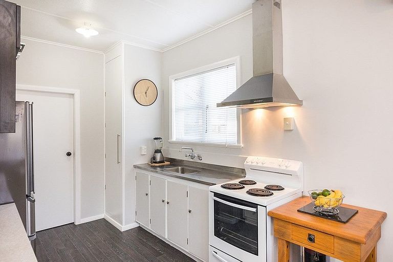 Photo of property in 35 Kauri Street, Roslyn, Palmerston North, 4414