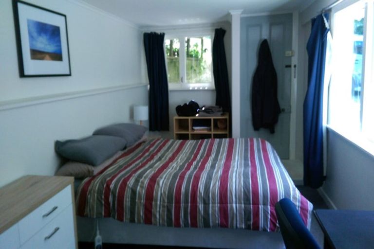 Photo of property in 19 Governor Road, Northland, Wellington, 6012