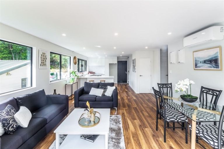 Photo of property in 14a Rosalind Road, Glenfield, Auckland, 0629