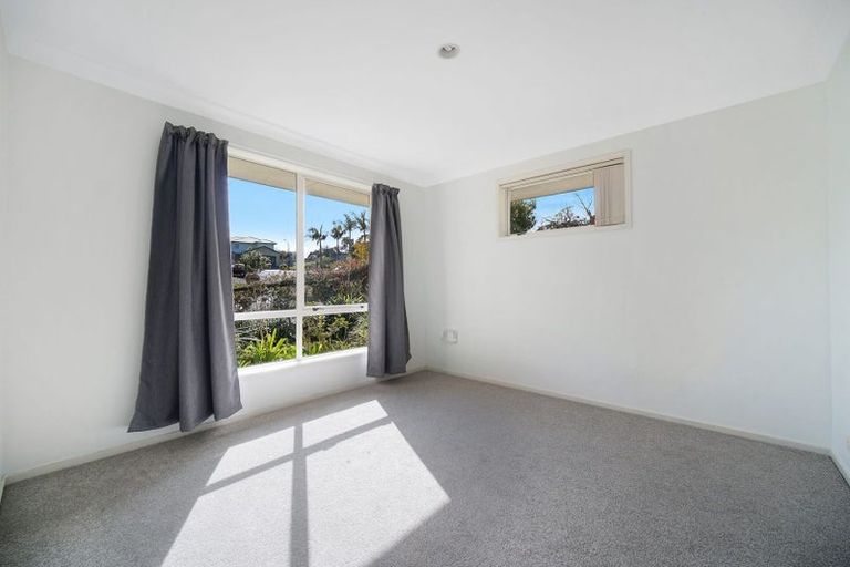Photo of property in 5 Kasia Close, Massey, Auckland, 0614