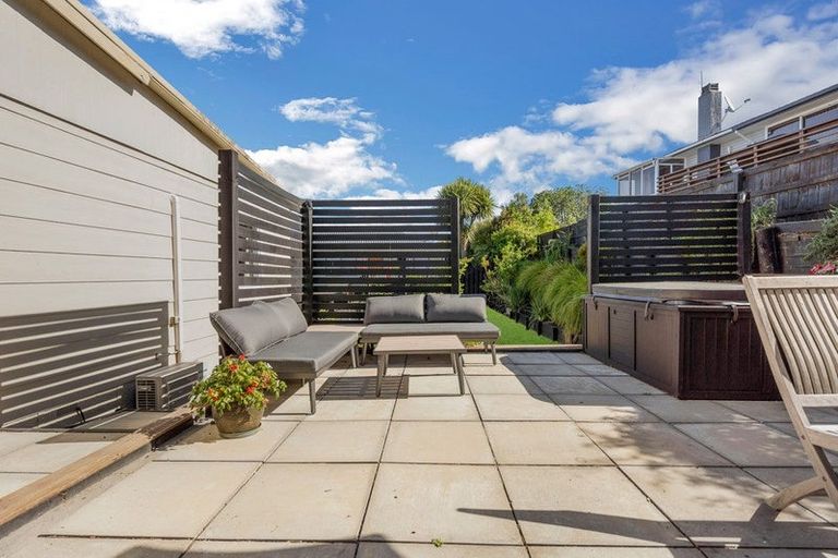 Photo of property in 15 Donovan Avenue, Massey, Auckland, 0614