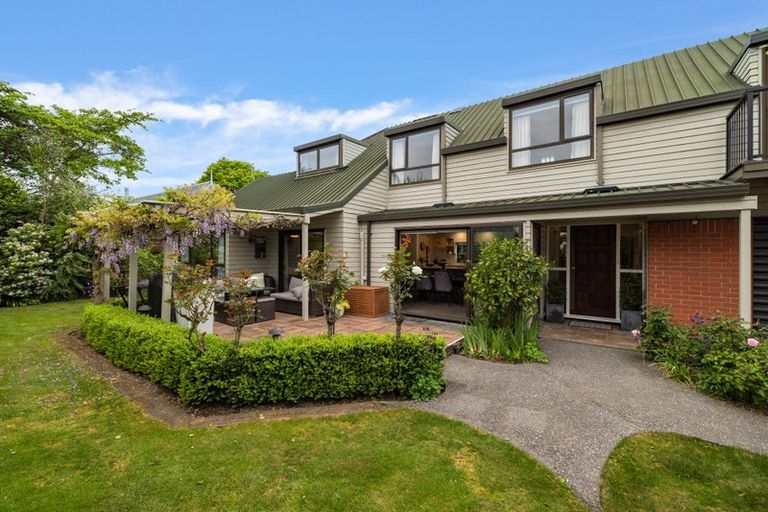 Photo of property in 37b Highland Place, Avonhead, Christchurch, 8042