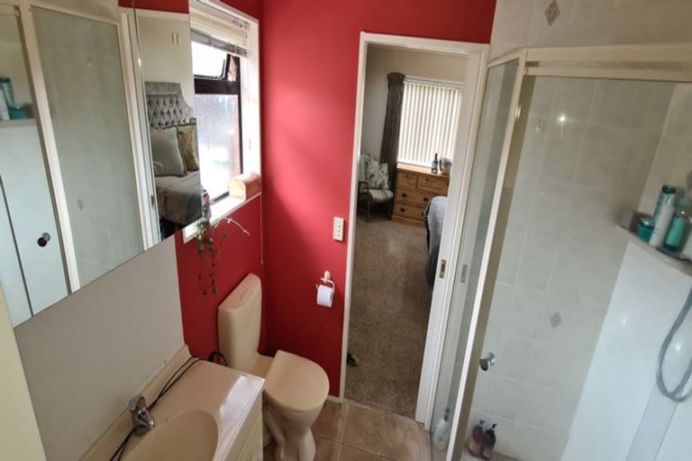 Photo of property in 11 Kotuku Drive, Paraparaumu Beach, Paraparaumu, 5032