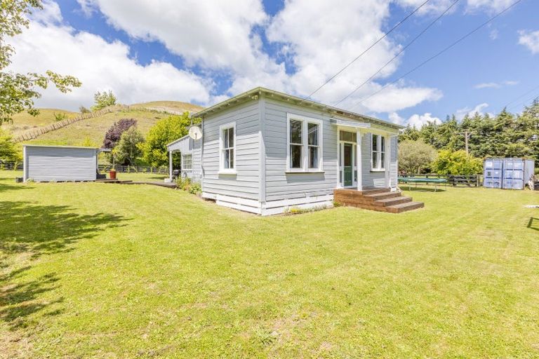 Photo of property in 15 Maharakeke Road, Waipukurau, 4281