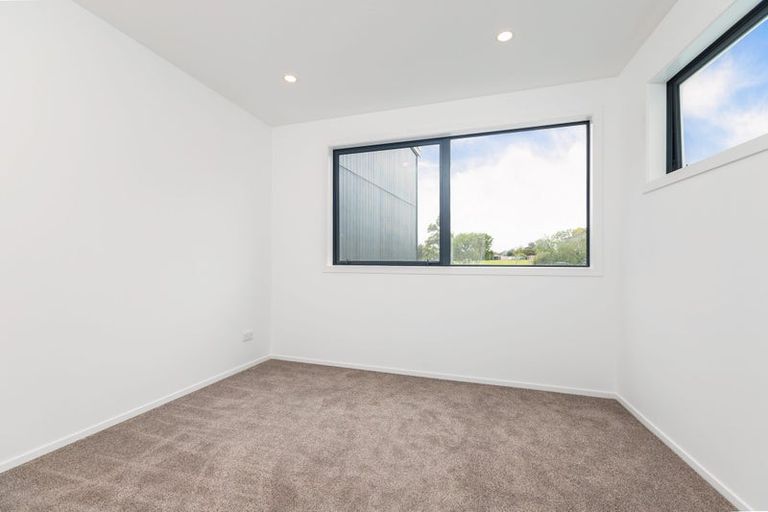 Photo of property in 7 Mokopiko Court, Beach Haven, Auckland, 0626