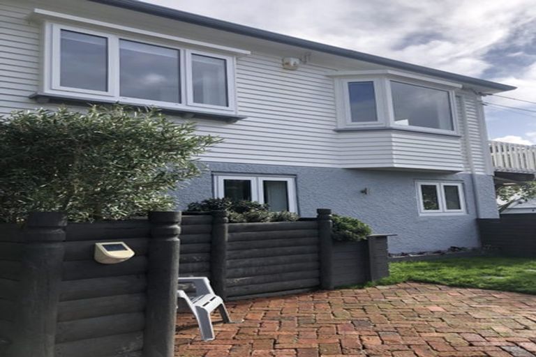 Photo of property in 112 Eden Street, Island Bay, Wellington, 6023