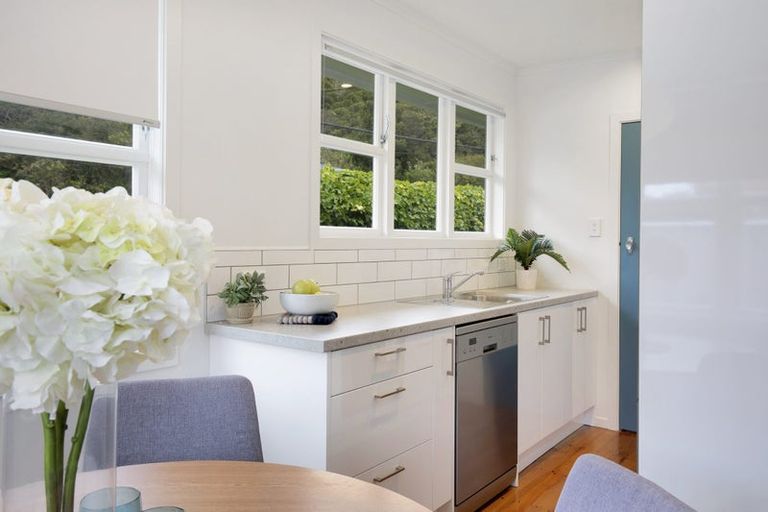 Photo of property in 3 Voltaire Street, Karori, Wellington, 6012