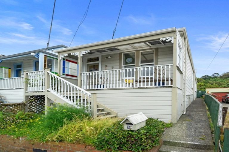 Photo of property in 16 Boyd Terrace, Newtown, Wellington, 6021