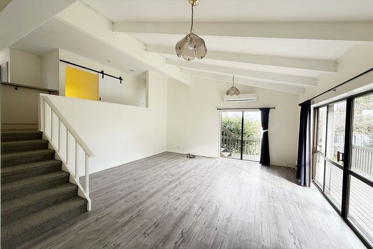 Photo of property in 9 Cambric Place, Botany Downs, Auckland, 2010