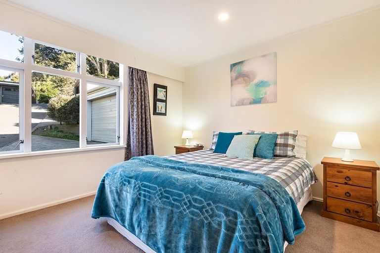 Photo of property in 2 Kopiko Way, Brooklyn, Wellington, 6021