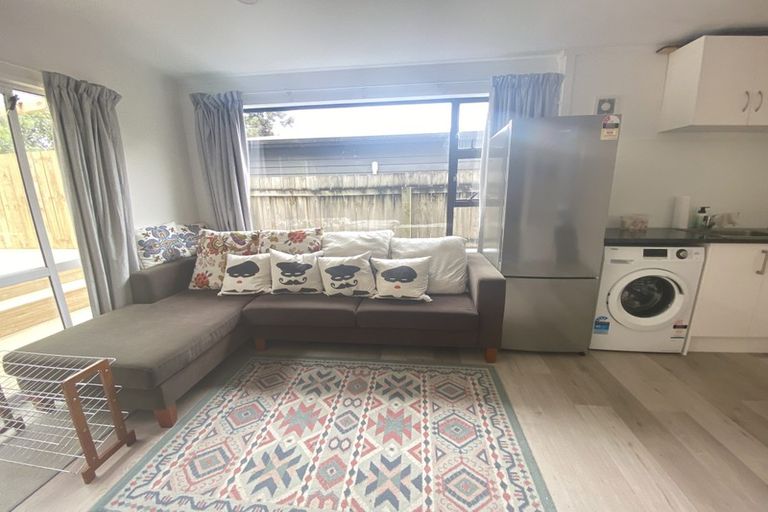 Photo of property in 28b Tamahere Drive, Glenfield, Auckland, 0629