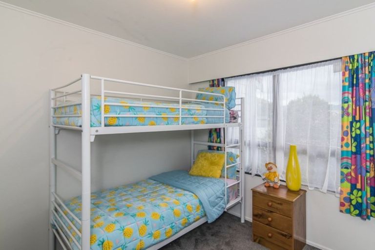 Photo of property in 31 Olive Terrace, Paraparaumu Beach, Paraparaumu, 5032