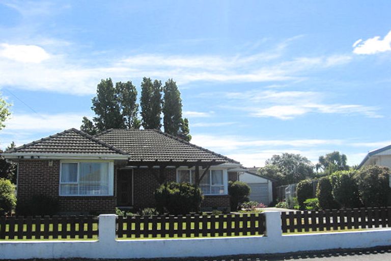 Photo of property in 42 Vivian Street, Burwood, Christchurch, 8083