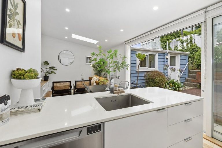 Photo of property in 20 Wallace Street, Mount Cook, Wellington, 6021