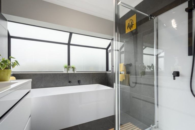Photo of property in 74r Pyes Pa Road, Pyes Pa, Tauranga, 3112