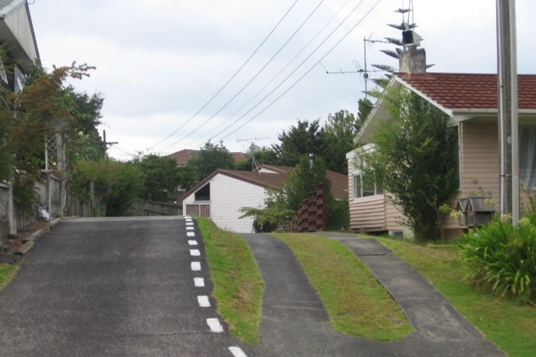 Photo of property in 2/59a Hogans Road, Glenfield, Auckland, 0629