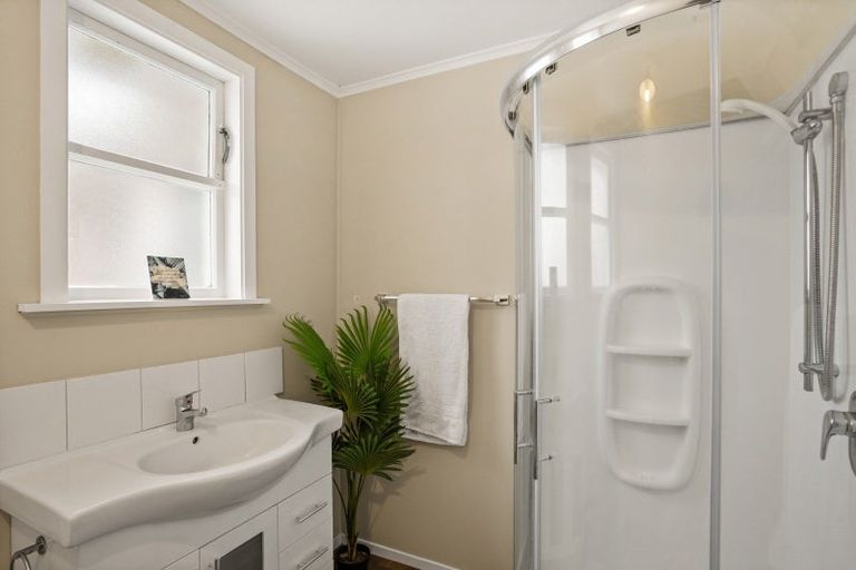 Photo of property in 5 Kowhai Street, Naenae, Lower Hutt, 5011