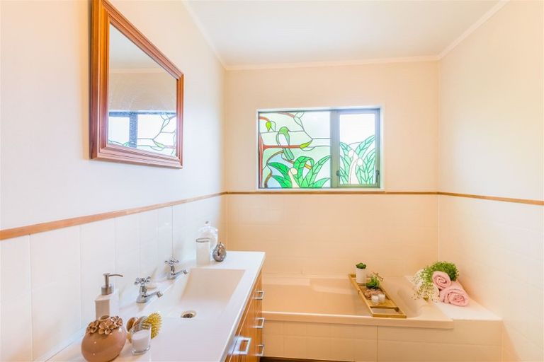 Photo of property in 191 Mazengarb Road, Paraparaumu, 5032