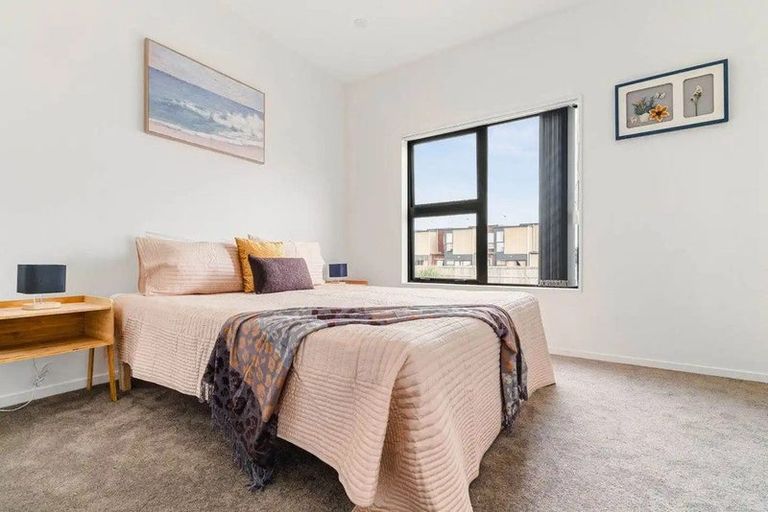 Photo of property in 12/32 Tapuwae Way, Mangere Bridge, 2022