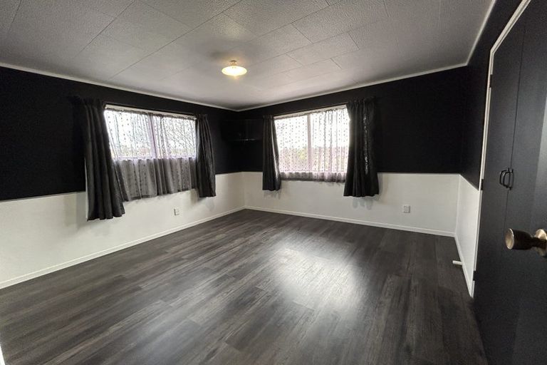 Photo of property in 13 Farwood Drive, Henderson, Auckland, 0612