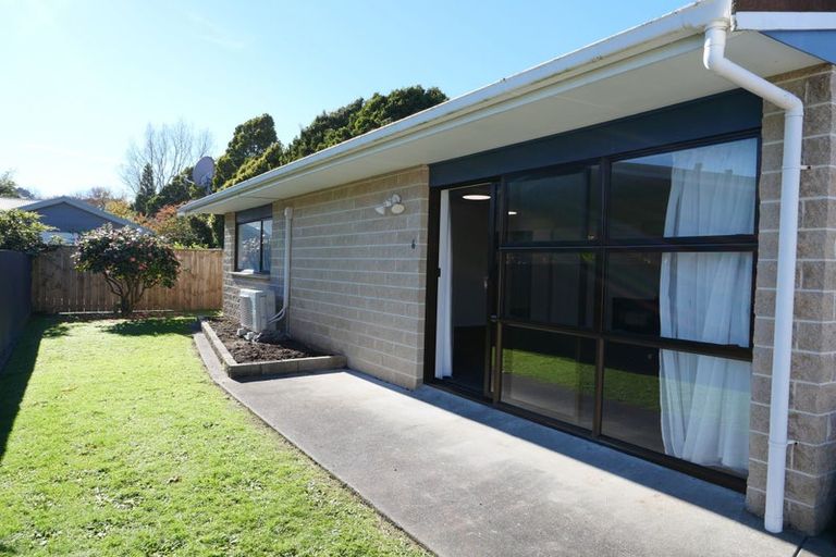 Photo of property in 6 Bevan Place, Otaki, 5512