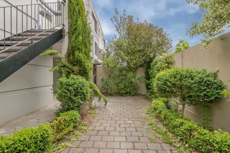 Photo of property in 4/17 Eversleigh Street, St Albans, Christchurch, 8014