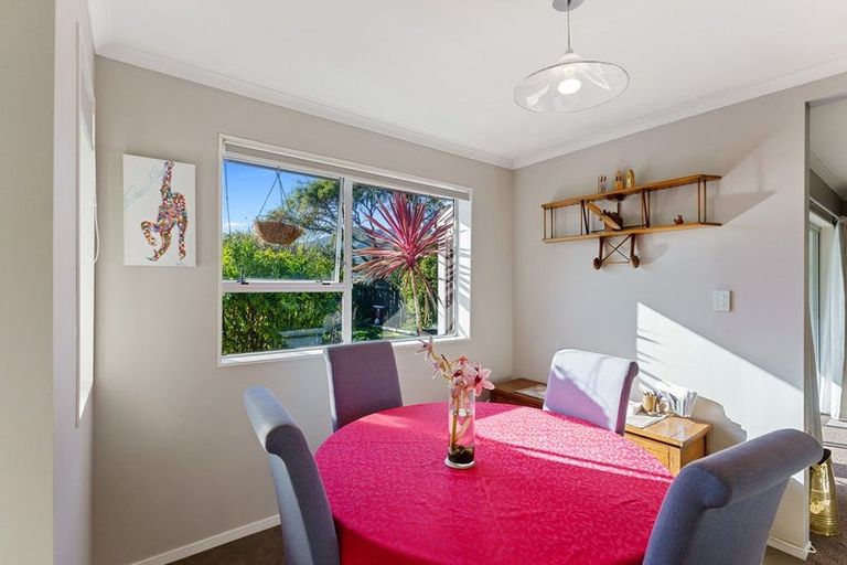 Photo of property in 29 Kapanui Road, Waikanae, 5036