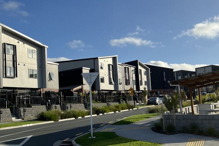 Photo of property in 15 Selo Street, Glen Eden, Auckland, 0602