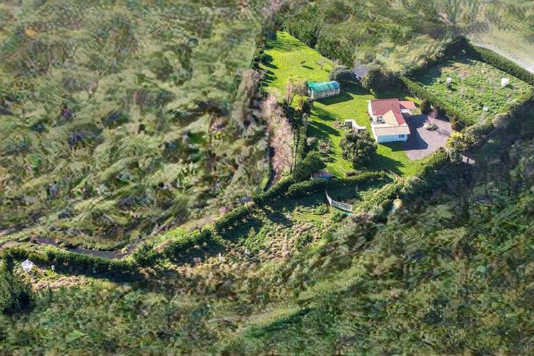Photo of property in 318 Kuku Beach Road, Kuku, Levin, 5570