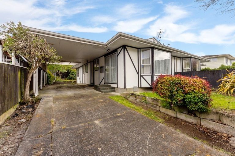 Photo of property in 52f2- Gemstone Drive, Birchville, Upper Hutt, 5018