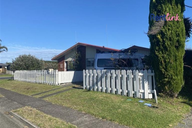 Photo of property in 1 Seaspray Drive, Mount Maunganui, 3116