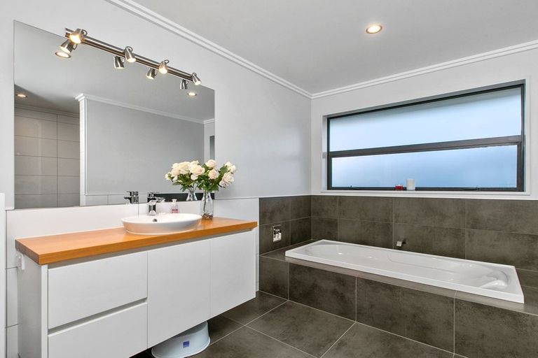 Photo of property in 2 Hagart-alexander Drive, Mosgiel, 9024