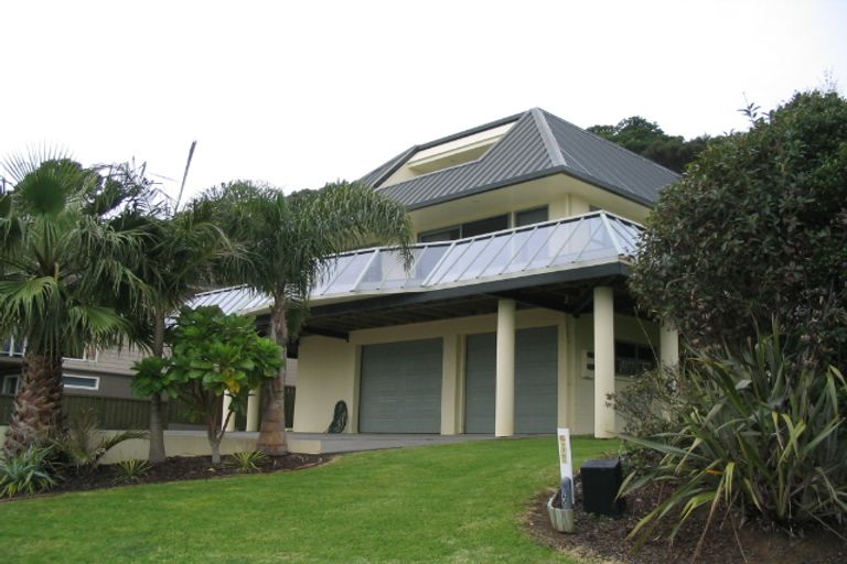 Photo of property in 5 Kotare Drive, Coopers Beach, 0420