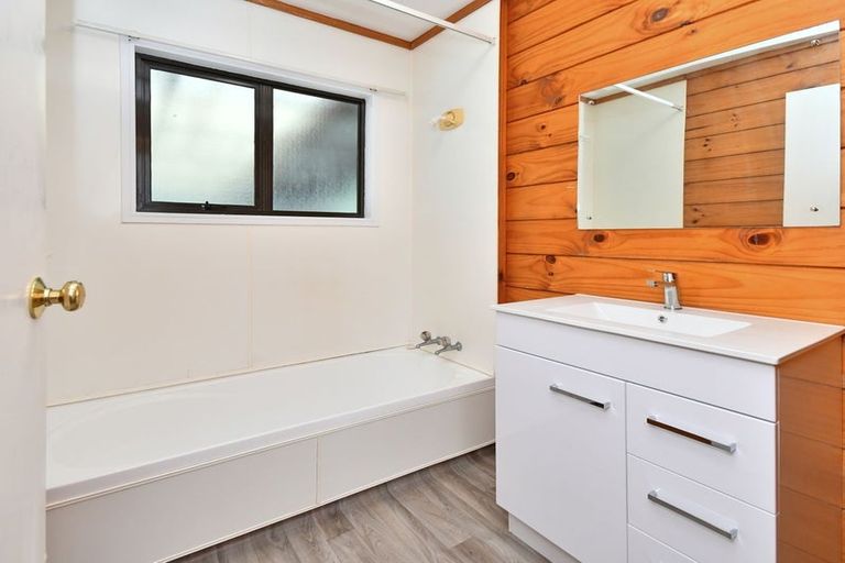 Photo of property in 13 Riserra Drive, Ranui, Auckland, 0612