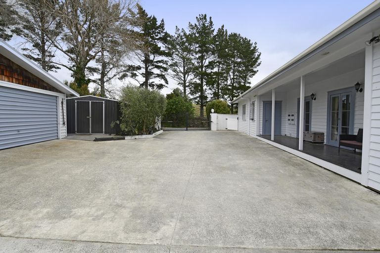 Photo of property in 956 Oneriri Road, Kaiwaka, 0573