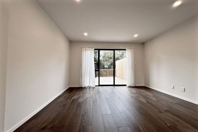 Photo of property in 57 Morihana Close, Glen Eden, 0602