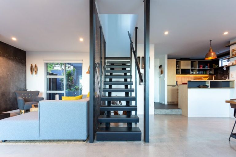 Photo of property in 394 The Esplanade, Island Bay, Wellington, 6023