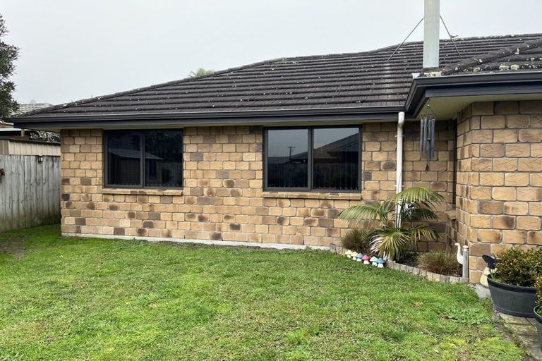 Photo of property in 33 Ripple Grove, Waiuku, 2123
