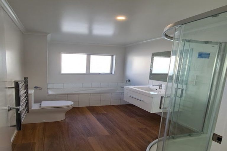 Photo of property in 19 Stockport Grove, Churton Park, Wellington, 6037