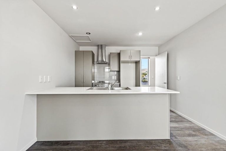 Photo of property in 2/19 Cameron Street, Sydenham, Christchurch, 8023