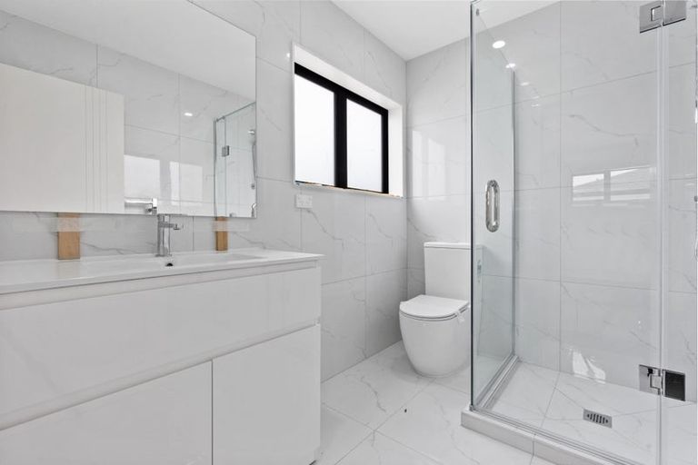 Photo of property in 44d Great South Road, Manurewa, Auckland, 2102