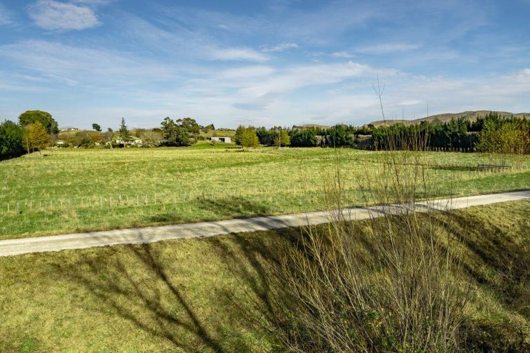 Photo of property in 2450 State Highway 2, Waipukurau, 4281