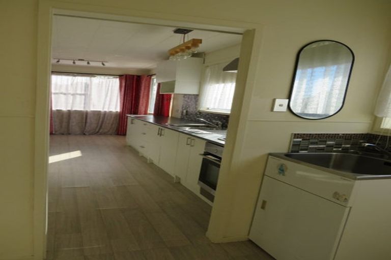 Photo of property in 4 Carbery Place, Manurewa, Auckland, 2102