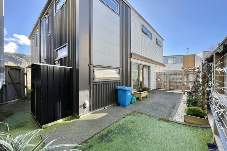 Photo of property in 7u9 Handyside Street, Tawa, Wellington, 5028