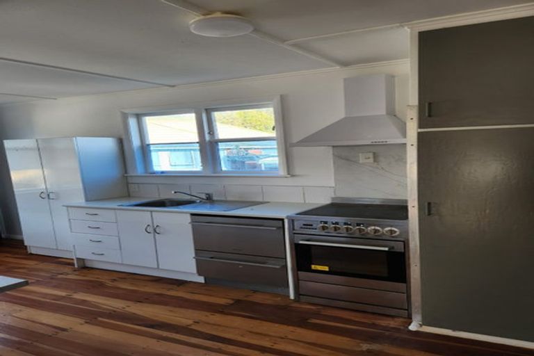 Photo of property in 36 Harris Street, Naenae, Lower Hutt, 5011