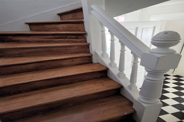 Photo of property in 129 Tasman Street, Mount Cook, Wellington, 6021